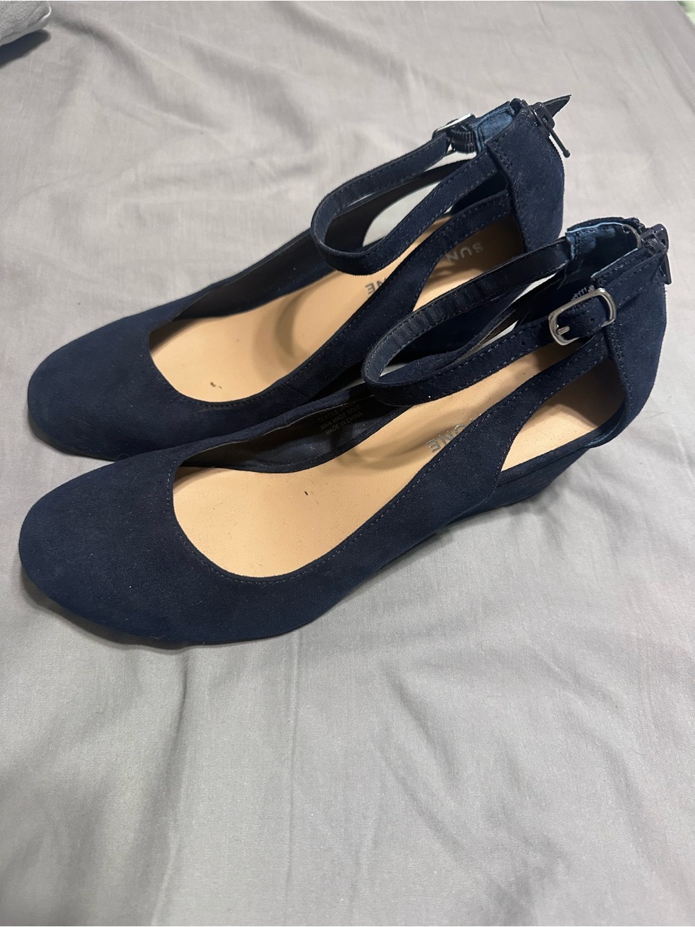 Sun + Stone "Miley" Cutout Wedge Pumps Navy Blue - Size 9